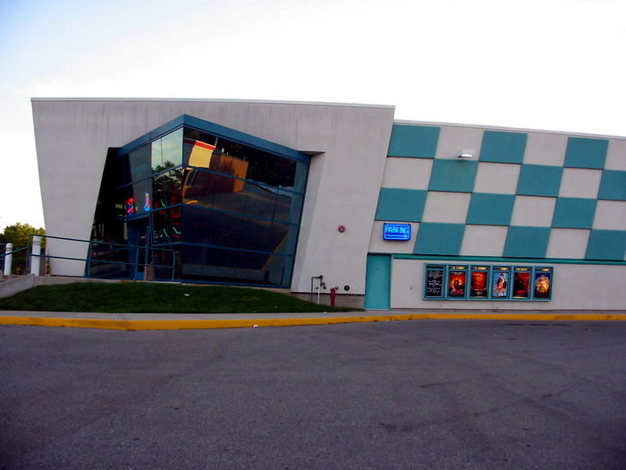 Ada-Lowell 5 Theatres - August 2002 Photo (newer photo)